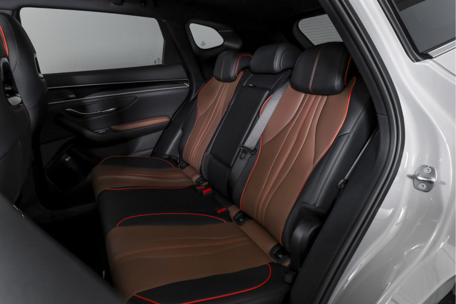 BYD SEAL U 1.5 DM-i FWD Boost | Afn. Trekhaak | Plug-In | S/K-Panodak | 360 Camera | App connect | Adapt. Cruise | Elek. Klep | Infinity audio | 19" |