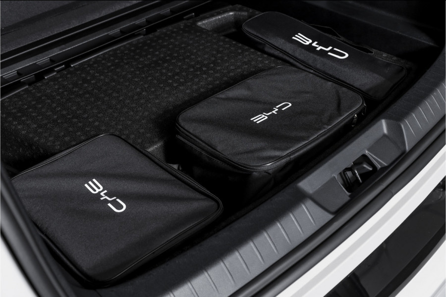 BYD SEAL U 1.5 DM-i FWD Boost | Afn. Trekhaak | Plug-In | S/K-Panodak | 360 Camera | App connect | Adapt. Cruise | Elek. Klep | Infinity audio | 19" |