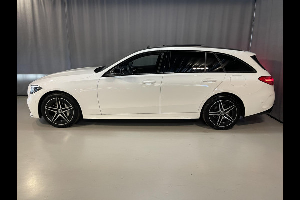 Mercedes-Benz C-Klasse Estate 300 e AMG Line C63 Diffuser/18"/Panoramadak/Laser LED/Trekhaak/Stoelverwarming + memory l + r/Adaptieve cruise/Sfeerverlichting premium/Elektrische klep/Apple Carplay & Android Auto
