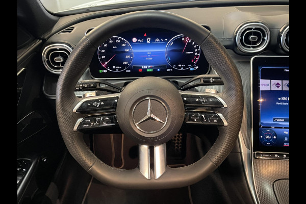 Mercedes-Benz C-Klasse Estate 300 e AMG Line C63 Diffuser/18"/Panoramadak/Laser LED/Trekhaak/Stoelverwarming + memory l + r/Adaptieve cruise/Sfeerverlichting premium/Elektrische klep/Apple Carplay & Android Auto