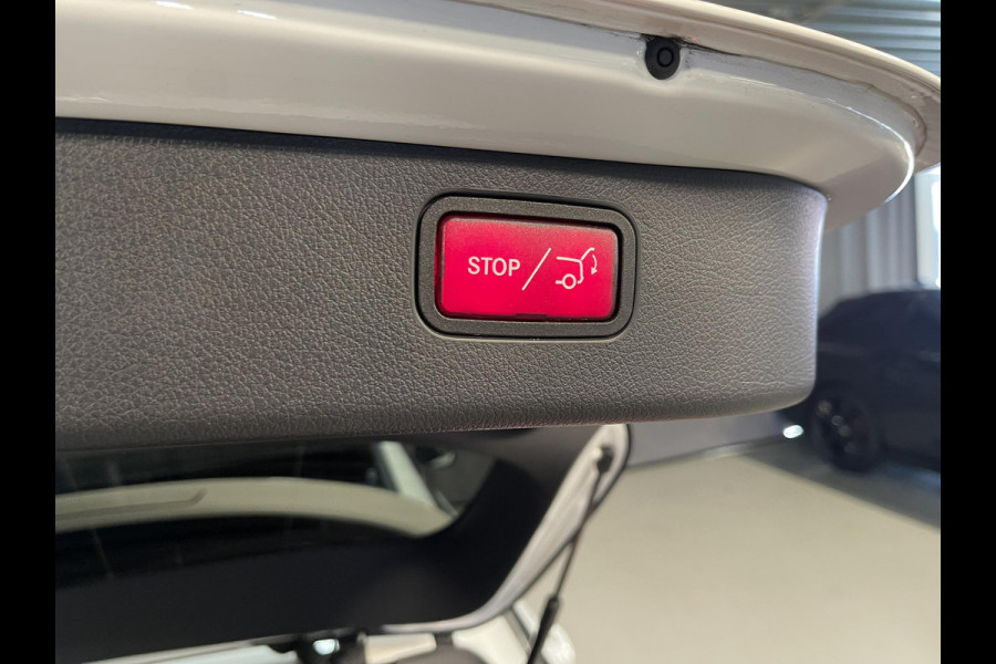 Mercedes-Benz C-Klasse Estate 300 e AMG Line C63 Diffuser/18"/Panoramadak/Laser LED/Trekhaak/Stoelverwarming + memory l + r/Adaptieve cruise/Sfeerverlichting premium/Elektrische klep/Apple Carplay & Android Auto