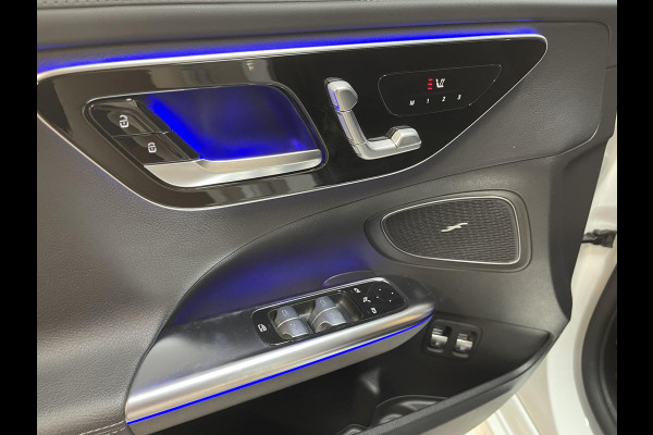 Mercedes-Benz C-Klasse Estate 300 e AMG Line C63 Diffuser/18"/Panoramadak/Laser LED/Trekhaak/Stoelverwarming + memory l + r/Adaptieve cruise/Sfeerverlichting premium/Elektrische klep/Apple Carplay & Android Auto