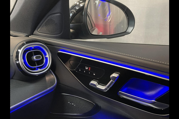 Mercedes-Benz C-Klasse Estate 300 e AMG Line C63 Diffuser/18"/Panoramadak/Laser LED/Trekhaak/Stoelverwarming + memory l + r/Adaptieve cruise/Sfeerverlichting premium/Elektrische klep/Apple Carplay & Android Auto