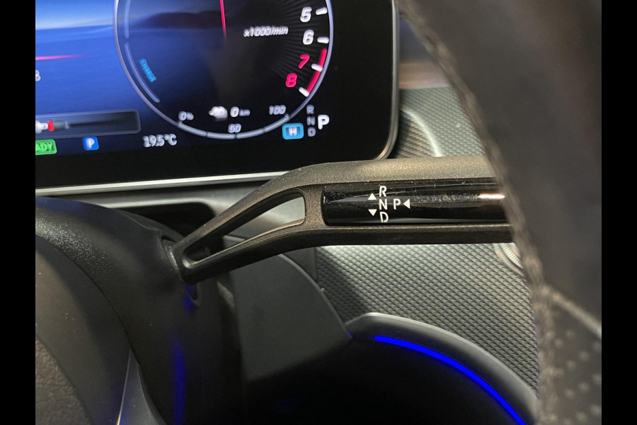 Mercedes-Benz C-Klasse Estate 300 e AMG Line C63 Diffuser/18"/Panoramadak/Laser LED/Trekhaak/Stoelverwarming + memory l + r/Adaptieve cruise/Sfeerverlichting premium/Elektrische klep/Apple Carplay & Android Auto