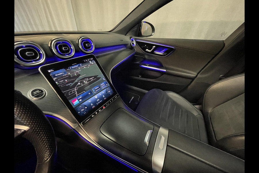 Mercedes-Benz C-Klasse Estate 300 e AMG Line C63 Diffuser/18"/Panoramadak/Laser LED/Trekhaak/Stoelverwarming + memory l + r/Adaptieve cruise/Sfeerverlichting premium/Elektrische klep/Apple Carplay & Android Auto