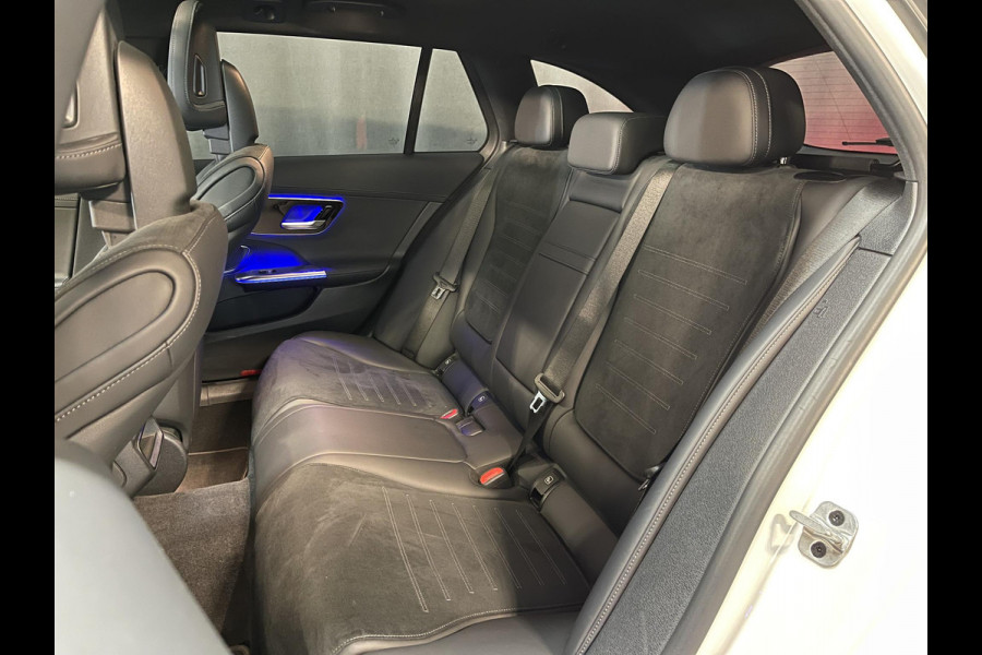 Mercedes-Benz C-Klasse Estate 300 e AMG Line C63 Diffuser/18"/Panoramadak/Laser LED/Trekhaak/Stoelverwarming + memory l + r/Adaptieve cruise/Sfeerverlichting premium/Elektrische klep/Apple Carplay & Android Auto