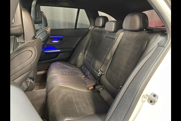 Mercedes-Benz C-Klasse Estate 300 e AMG Line C63 Diffuser/18"/Panoramadak/Laser LED/Trekhaak/Stoelverwarming + memory l + r/Adaptieve cruise/Sfeerverlichting premium/Elektrische klep/Apple Carplay & Android Auto