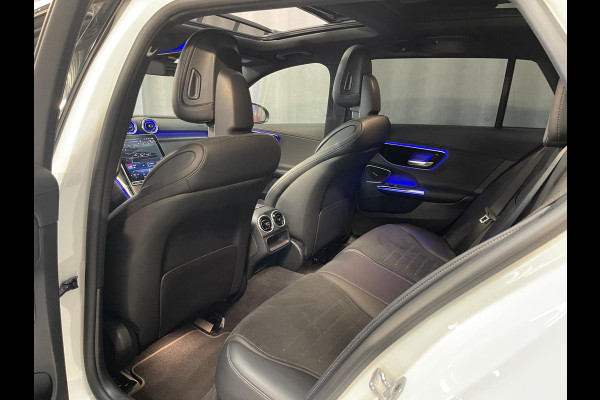 Mercedes-Benz C-Klasse Estate 300 e AMG Line C63 Diffuser/18"/Panoramadak/Laser LED/Trekhaak/Stoelverwarming + memory l + r/Adaptieve cruise/Sfeerverlichting premium/Elektrische klep/Apple Carplay & Android Auto