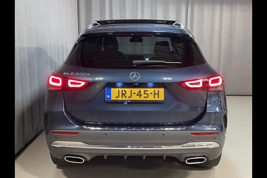 Mercedes-Benz GLA 250 e AMG Line Limited 19"/Panoramadak/Adaptieve cruise/Dodehoek/Sfeerverlichting/Stoelverwarming + memory/Camera/Elektrische klep