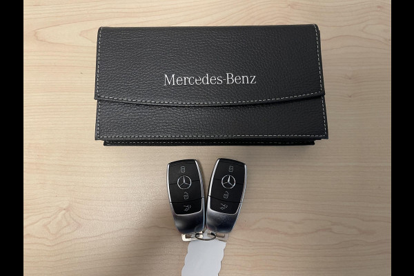 Mercedes-Benz GLA 250 e AMG Line Limited 19"/Panoramadak/Adaptieve cruise/Dodehoek/Sfeerverlichting/Stoelverwarming + memory/Camera/Elektrische klep