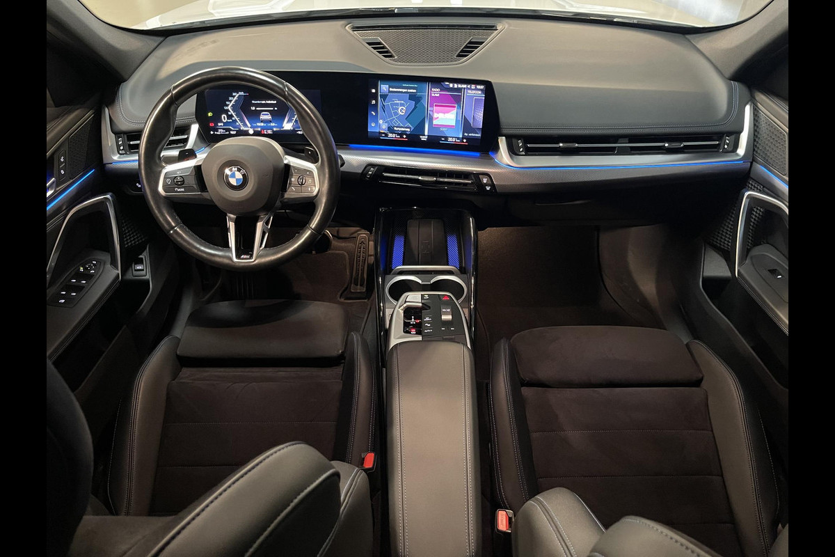 BMW X1 sDrive18i M Sport Shadow Line 18"/Sportstoelen/Adaptieve cruise/Keyless/Stoelverwarming/Camera/Elektrisch klep