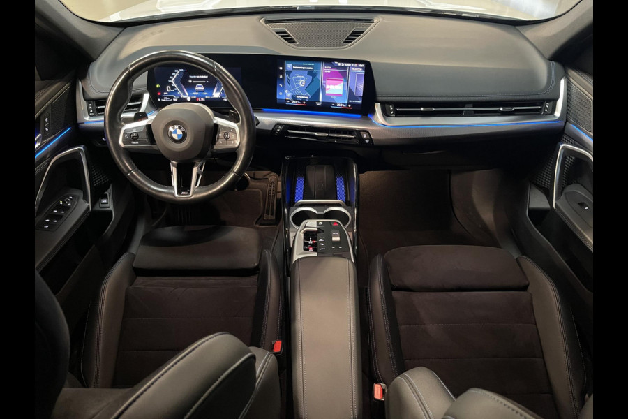 BMW X1 sDrive18i M Sport Shadow Line 18"/Sportstoelen/Adaptieve cruise/Keyless/Stoelverwarming/Camera/Elektrisch klep