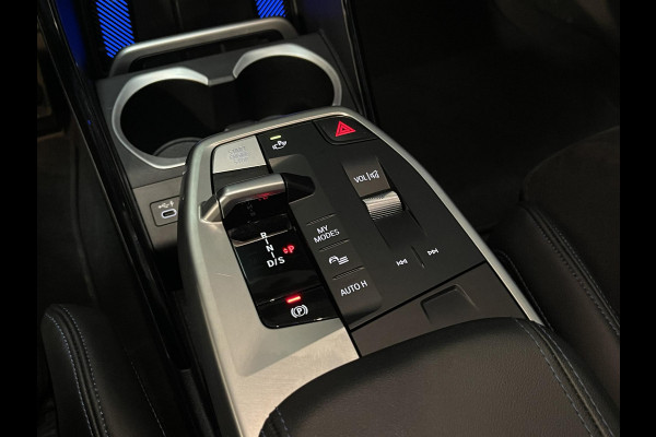 BMW X1 sDrive18i M Sport Shadow Line 18"/Sportstoelen/Adaptieve cruise/Keyless/Stoelverwarming/Camera/Elektrisch klep
