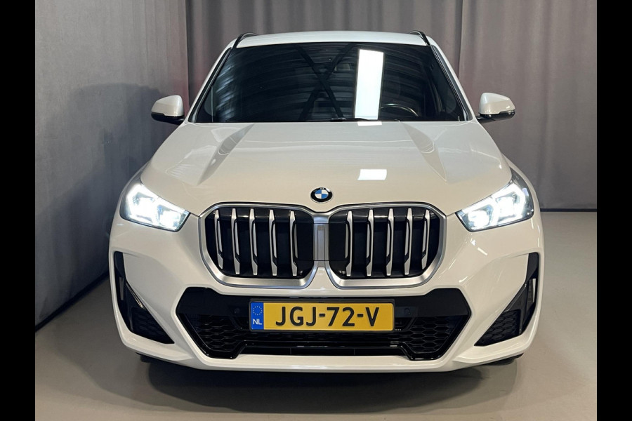 BMW X1 sDrive18i M Sport Shadow Line 18"/Sportstoelen/Adaptieve cruise/Keyless/Stoelverwarming/Camera/Elektrisch klep