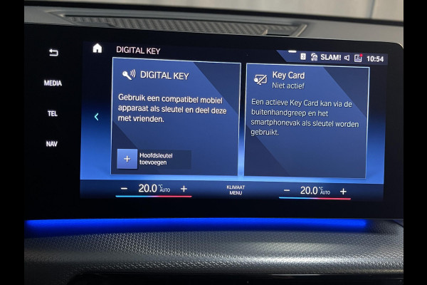 BMW X1 sDrive18i M Sport Shadow Line 18"/Sportstoelen/Adaptieve cruise/Keyless/Stoelverwarming/Camera/Elektrisch klep