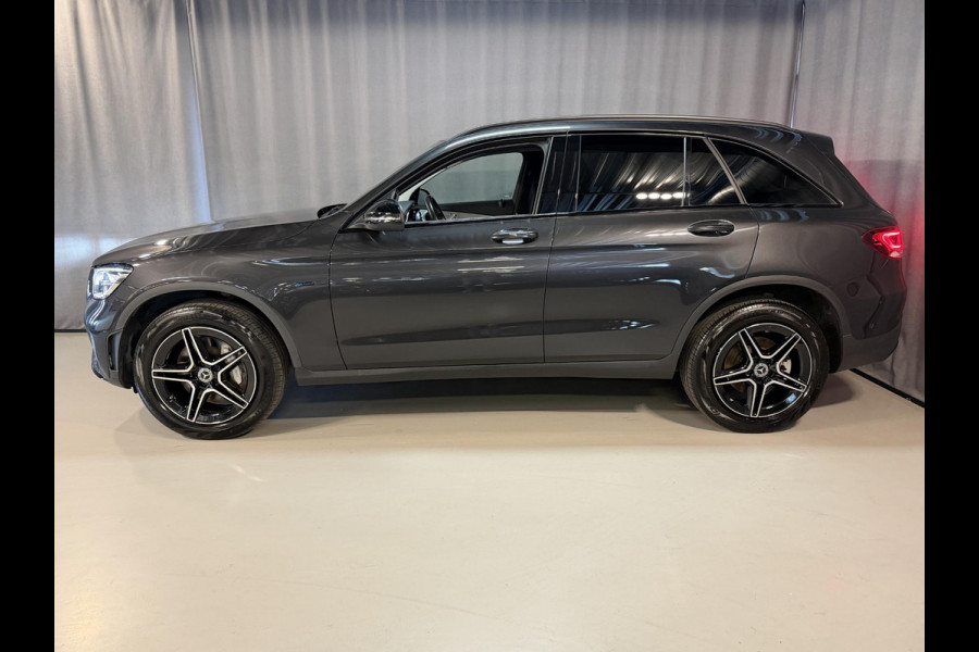 Mercedes-Benz GLC 300e 4MATIC AMG Line 19"/Trekhaak/Stoel + stuurverwarming + memory l+r/Adaptieve cruise/Dodehoek/Rijstrooksensor/Sfeerverlichting/Apple Carplay & Android Auto