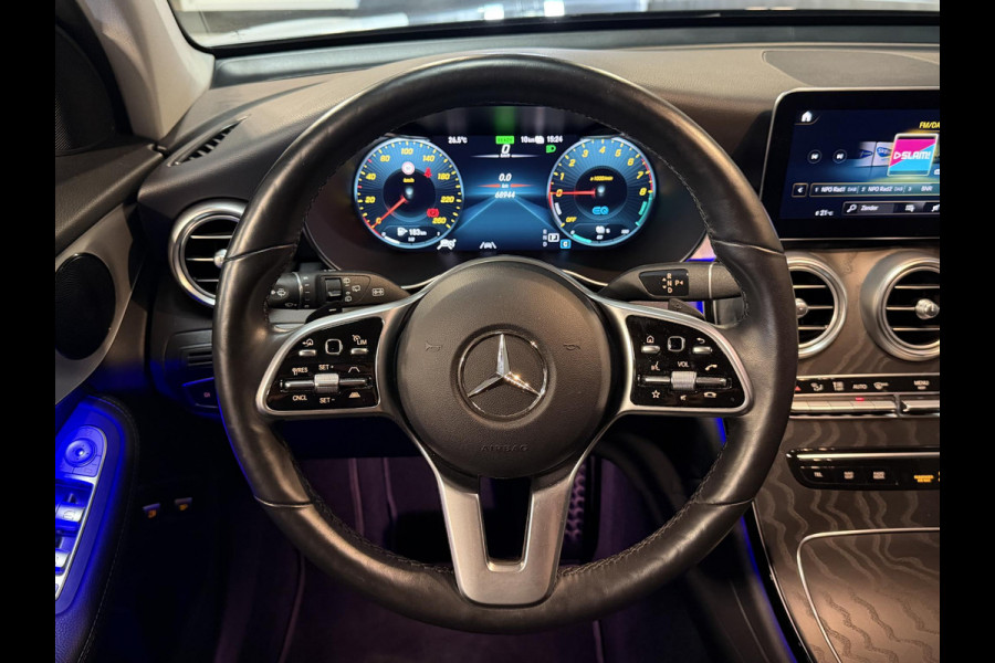 Mercedes-Benz GLC 300e 4MATIC AMG Line 19"/Trekhaak/Stoel + stuurverwarming + memory l+r/Adaptieve cruise/Dodehoek/Rijstrooksensor/Sfeerverlichting/Apple Carplay & Android Auto