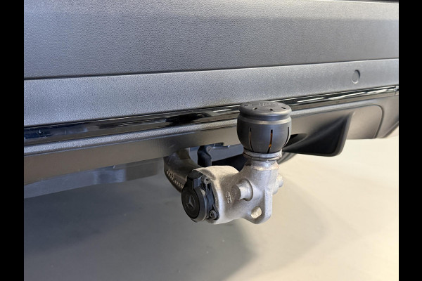 Mercedes-Benz GLC 300e 4MATIC AMG Line 19"/Trekhaak/Stoel + stuurverwarming + memory l+r/Adaptieve cruise/Dodehoek/Rijstrooksensor/Sfeerverlichting/Apple Carplay & Android Auto