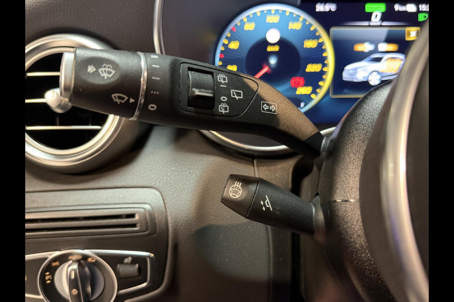 Mercedes-Benz GLC 300e 4MATIC AMG Line 19"/Trekhaak/Stoel + stuurverwarming + memory l+r/Adaptieve cruise/Dodehoek/Rijstrooksensor/Sfeerverlichting/Apple Carplay & Android Auto