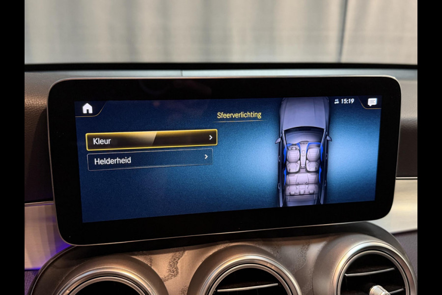 Mercedes-Benz GLC 300e 4MATIC AMG Line 19"/Trekhaak/Stoel + stuurverwarming + memory l+r/Adaptieve cruise/Dodehoek/Rijstrooksensor/Sfeerverlichting/Apple Carplay & Android Auto