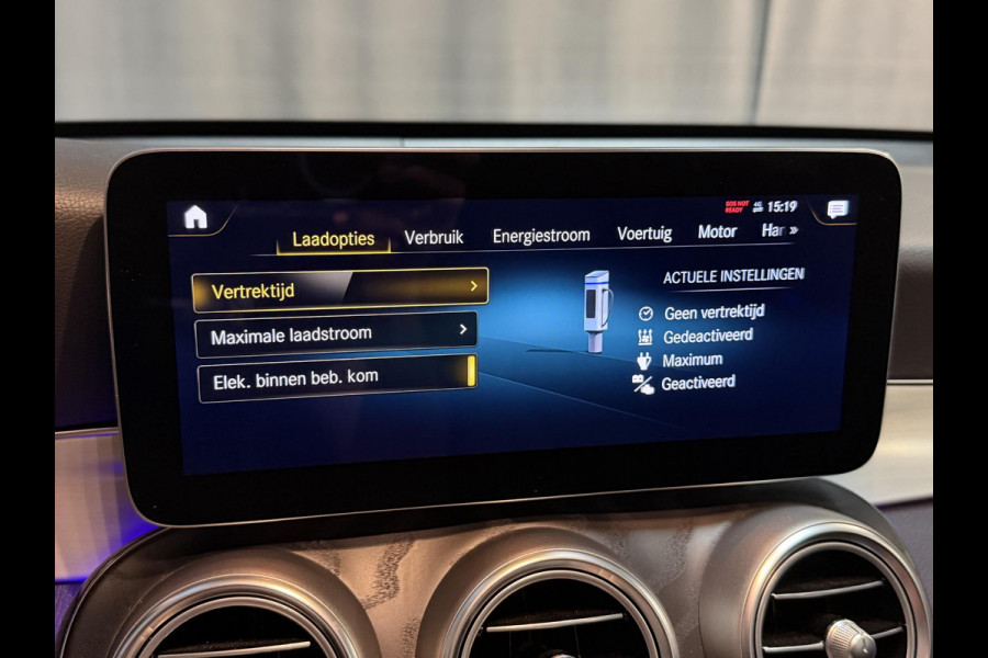 Mercedes-Benz GLC 300e 4MATIC AMG Line 19"/Trekhaak/Stoel + stuurverwarming + memory l+r/Adaptieve cruise/Dodehoek/Rijstrooksensor/Sfeerverlichting/Apple Carplay & Android Auto