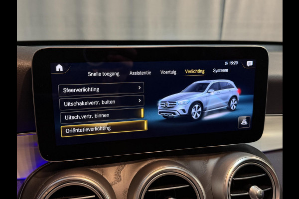 Mercedes-Benz GLC 300e 4MATIC AMG Line 19"/Trekhaak/Stoel + stuurverwarming + memory l+r/Adaptieve cruise/Dodehoek/Rijstrooksensor/Sfeerverlichting/Apple Carplay & Android Auto