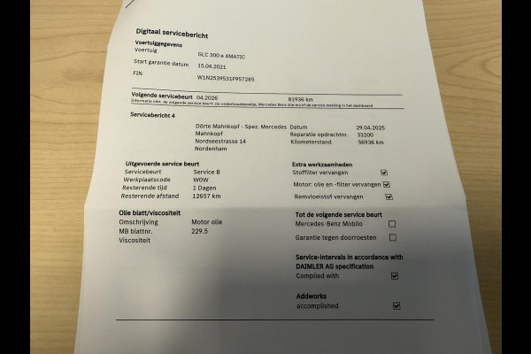 Mercedes-Benz GLC 300e 4MATIC AMG Line 19"/Trekhaak/Stoel + stuurverwarming + memory l+r/Adaptieve cruise/Dodehoek/Rijstrooksensor/Sfeerverlichting/Apple Carplay & Android Auto