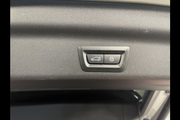 BMW X1 sDrive18i M Sport Shadow Line 18"/Sportstoelen/Keyless/Alarm/Adaptief LED/Stoelverwarming/Camera/Elektrisch klep