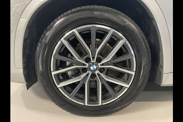 BMW X1 sDrive18i M Sport Shadow Line 18"/Sportstoelen/Keyless/Alarm/Adaptief LED/Stoelverwarming/Camera/Elektrisch klep