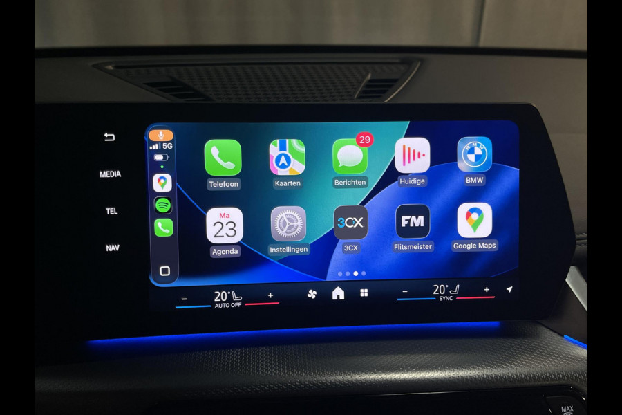 BMW X1 sDrive18i M Sport Shadow Line 18"/Sportstoelen/Keyless/Alarm/Adaptief LED/Stoelverwarming/Camera/Elektrisch klep