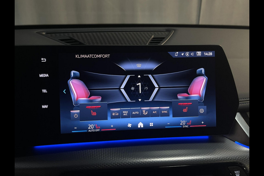 BMW X1 sDrive18i M Sport Shadow Line 18"/Sportstoelen/Keyless/Alarm/Adaptief LED/Stoelverwarming/Camera/Elektrisch klep