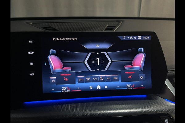 BMW X1 sDrive18i M Sport Shadow Line 18"/Sportstoelen/Keyless/Alarm/Adaptief LED/Stoelverwarming/Camera/Elektrisch klep