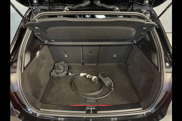 Mercedes-Benz B-Klasse 250 e Business Solution AMG Limited Night Pakket 18''/Sfeerverlichting/DAB/PDC v+a/Stoelverwarming/Climate/Apple Carplay & Android Auto