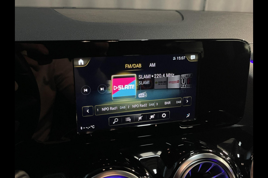 Mercedes-Benz B-Klasse 250 e Business Solution AMG Limited Night Pakket 18''/Sfeerverlichting/DAB/PDC v+a/Stoelverwarming/Climate/Apple Carplay & Android Auto