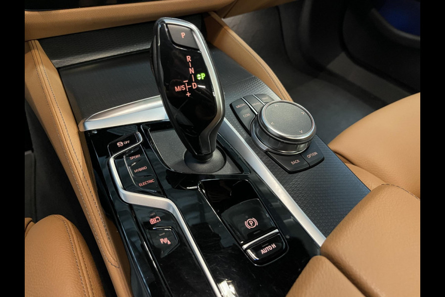 BMW 5 Serie Touring 530e xDrive High Executive M Sport 18"/Trekhaak/Laser LED/Leder/Head-up/Keyless/Stoelverwarming/Adaptieve cruise/Dodehoek/Camera/Apple Carplay & Android Auto/HiFi