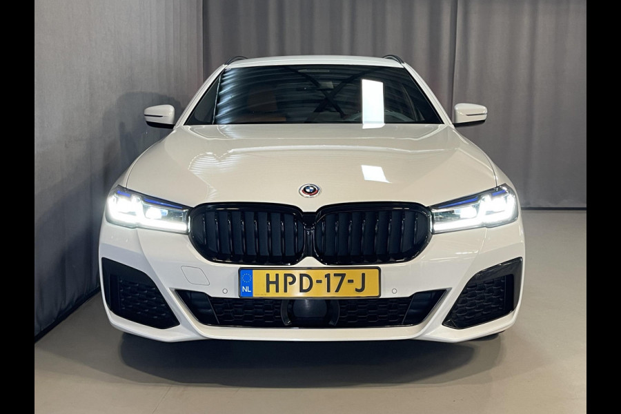 BMW 5 Serie Touring 530e xDrive High Executive M Sport 18"/Trekhaak/Laser LED/Leder/Head-up/Keyless/Stoelverwarming/Adaptieve cruise/Dodehoek/Camera/Apple Carplay & Android Auto/HiFi