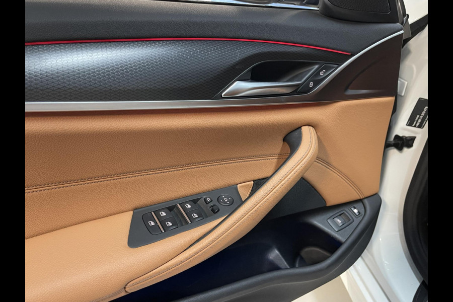 BMW 5 Serie Touring 530e xDrive High Executive M Sport 18"/Trekhaak/Laser LED/Leder/Head-up/Keyless/Stoelverwarming/Adaptieve cruise/Dodehoek/Camera/Apple Carplay & Android Auto/HiFi