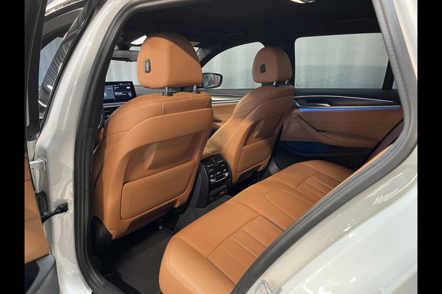 BMW 5 Serie Touring 530e xDrive High Executive M Sport 18"/Trekhaak/Laser LED/Leder/Head-up/Keyless/Stoelverwarming/Adaptieve cruise/Dodehoek/Camera/Apple Carplay & Android Auto/HiFi
