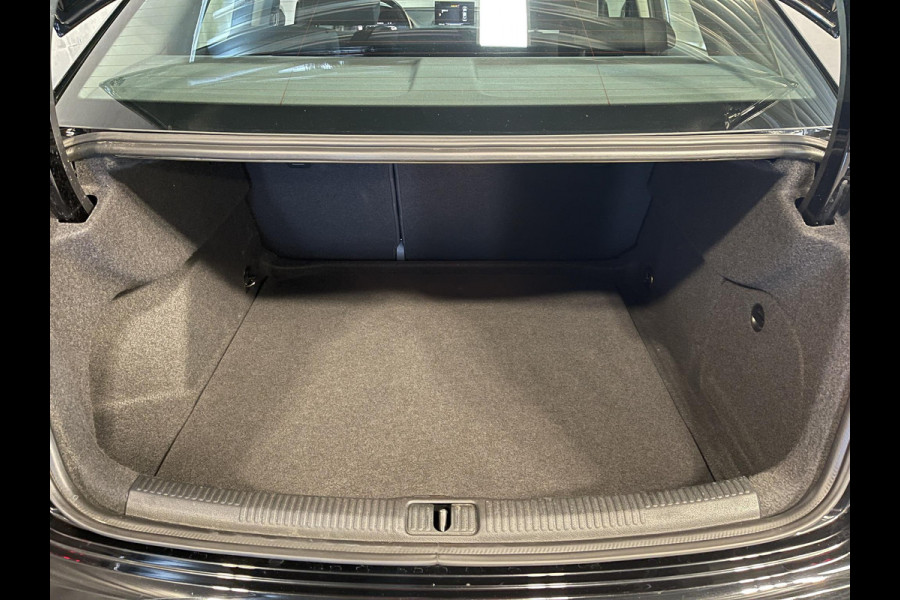 Audi A3 Limousine 35 TFSI CoD Advance 17"/Virtual Cockpit/Climate/PDC v+a/LED/Navigatie