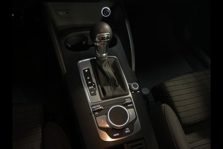 Audi A3 Limousine 35 TFSI CoD Advance 17"/Virtual Cockpit/Climate/PDC v+a/LED/Navigatie