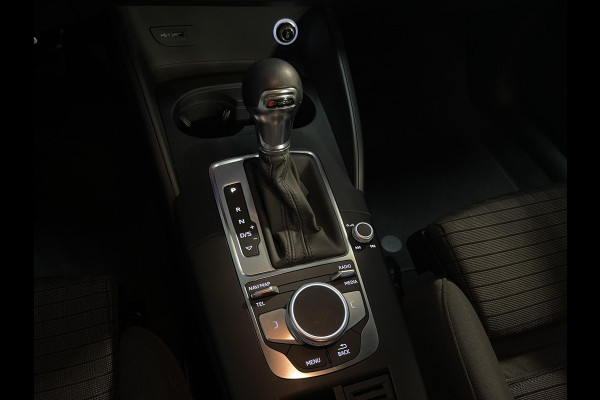 Audi A3 Limousine 35 TFSI CoD Advance 17"/Virtual Cockpit/Climate/PDC v+a/LED/Navigatie