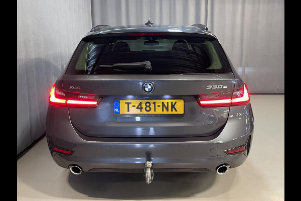BMW 3 Serie Touring 330e xDrive Business Edition Plus 18"/Trekhaak/Laser LED/Head-up/Stoelverwarming/Elektrische klep/Keyless/Apple Carplay & Android Auto
