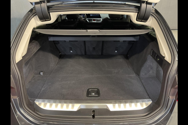 BMW 3 Serie Touring 330e xDrive Business Edition Plus 18"/Trekhaak/Laser LED/Head-up/Stoelverwarming/Elektrische klep/Keyless/Apple Carplay & Android Auto