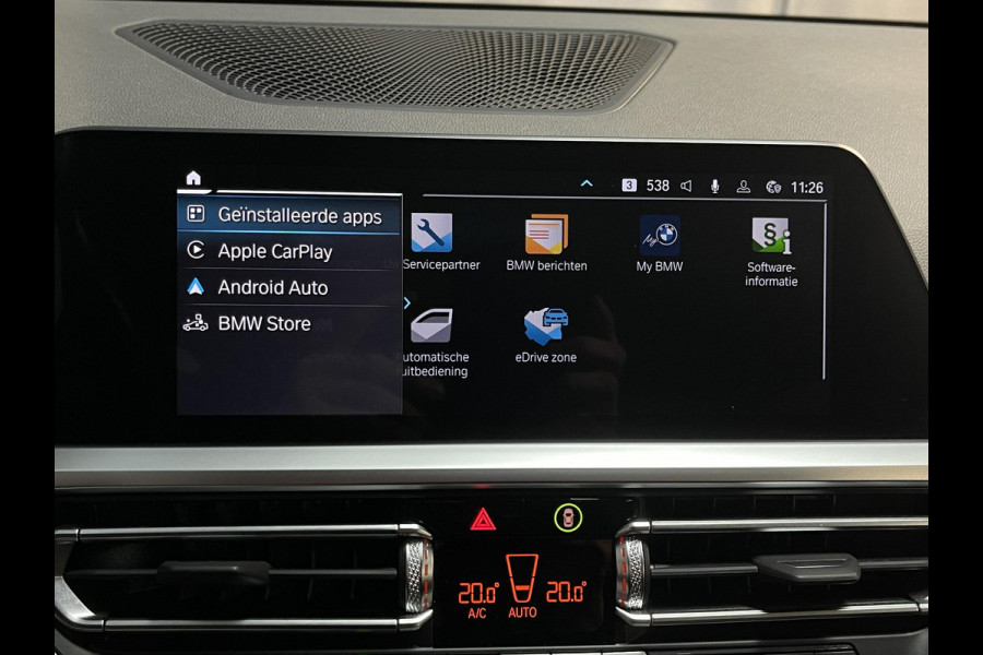 BMW 3 Serie Touring 330e xDrive Business Edition Plus 18"/Trekhaak/Laser LED/Head-up/Stoelverwarming/Elektrische klep/Keyless/Apple Carplay & Android Auto