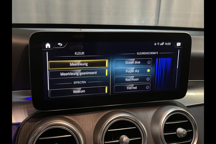Mercedes-Benz GLC 300e 4MATIC AMG Line 19"/Panoramadak/Dodehoek/Adaptieve cruise/Keyless/Burmester/Matrix LED/Apple Carplay & Android Auto/Stoelverwarming/Elektrische klep