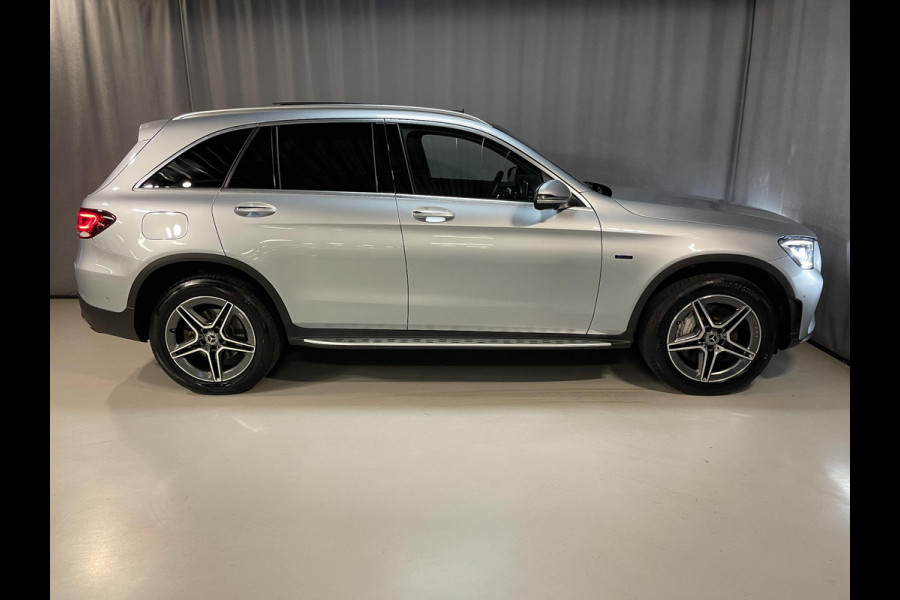 Mercedes-Benz GLC 300e 4MATIC AMG Line 19"/Panoramadak/Dodehoek/Adaptieve cruise/Keyless/Burmester/Matrix LED/Apple Carplay & Android Auto/Stoelverwarming/Elektrische klep