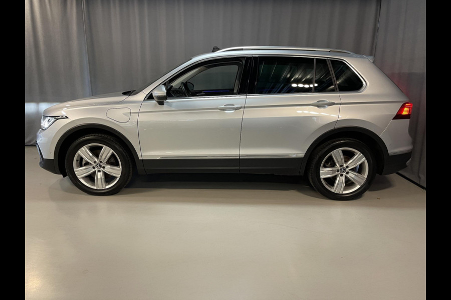 Volkswagen Tiguan 1.4 TSI eHybrid Elegance 19"/Panoramadak/Trekhaak/IQ Lights/Dodehoek/Camera/Adaptieve cruise/Elektrische klep/Stoel + stuurverwarming