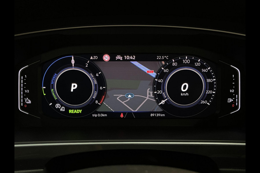 Volkswagen Tiguan 1.4 TSI eHybrid Elegance 19"/Panoramadak/Trekhaak/IQ Lights/Dodehoek/Camera/Adaptieve cruise/Elektrische klep/Stoel + stuurverwarming