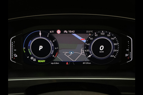 Volkswagen Tiguan 1.4 TSI eHybrid Elegance 19"/Panoramadak/Trekhaak/IQ Lights/Dodehoek/Camera/Adaptieve cruise/Elektrische klep/Stoel + stuurverwarming