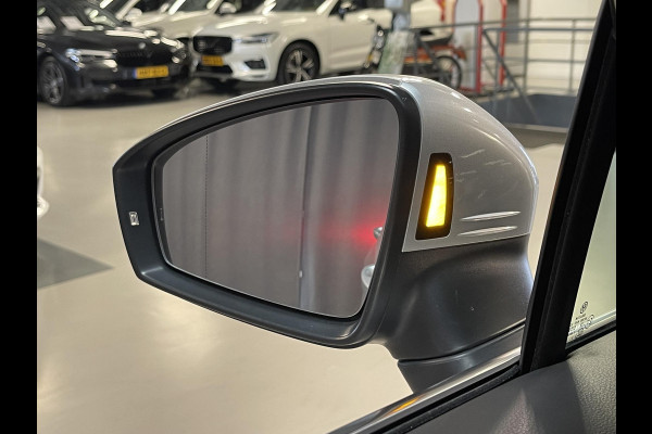 Volkswagen Tiguan 1.4 TSI eHybrid Elegance 19"/Panoramadak/Trekhaak/IQ Lights/Dodehoek/Camera/Adaptieve cruise/Elektrische klep/Stoel + stuurverwarming